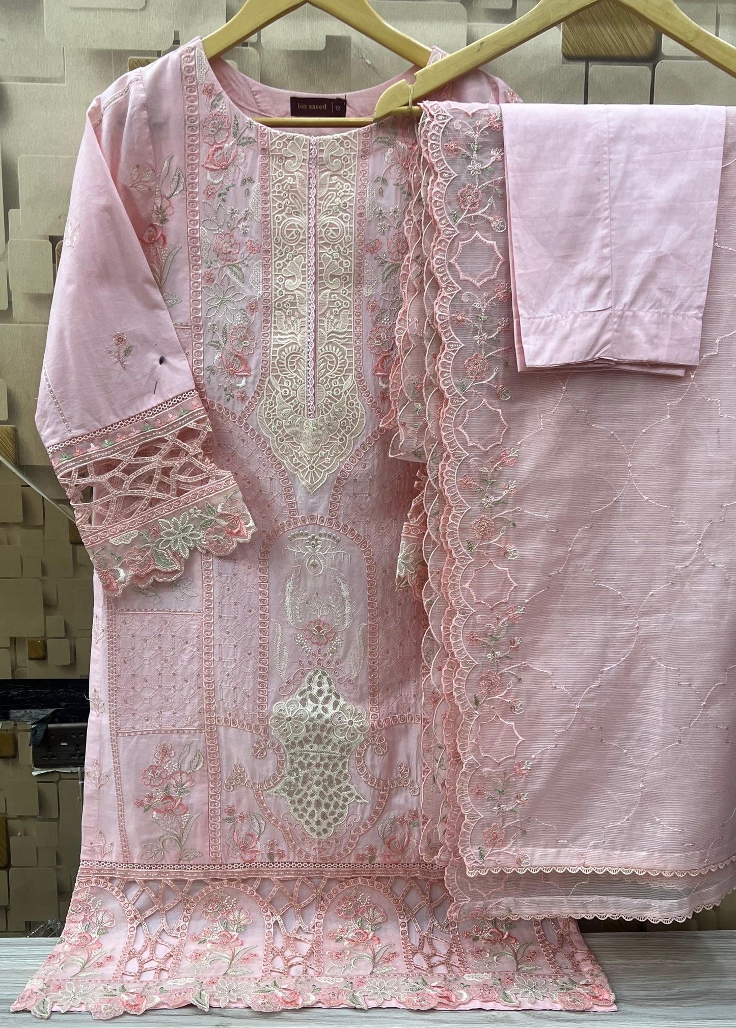 Embroider Chickenkari  With Chiffon Dupatta (Stitched)